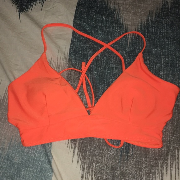 Binki top from SHEIN - Picture 3 of 3